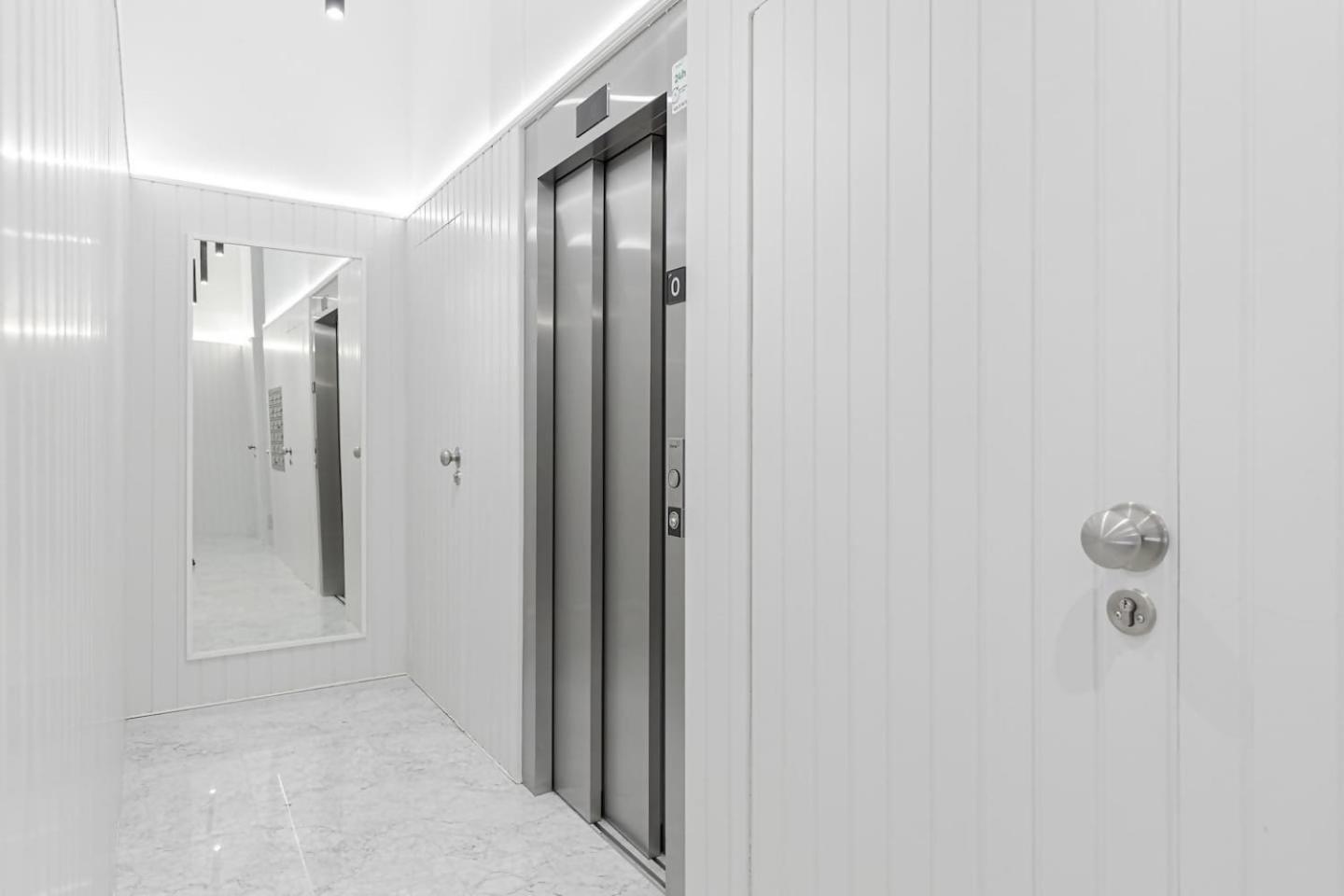 Apartment Mondrian New, Ac, Design Lovers, Near La Concha *
